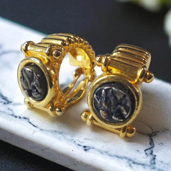 JESARA Vintage 80's Etruscan Coin Clip-on Earrings - Picture 1 of 4